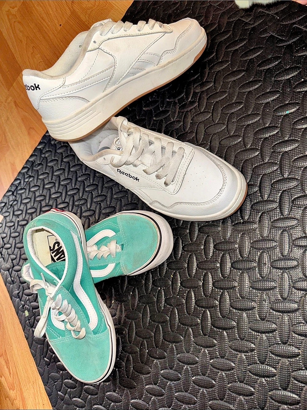 Reebok Classic Leather White Gum Women's Sneakers in White & Turquoise